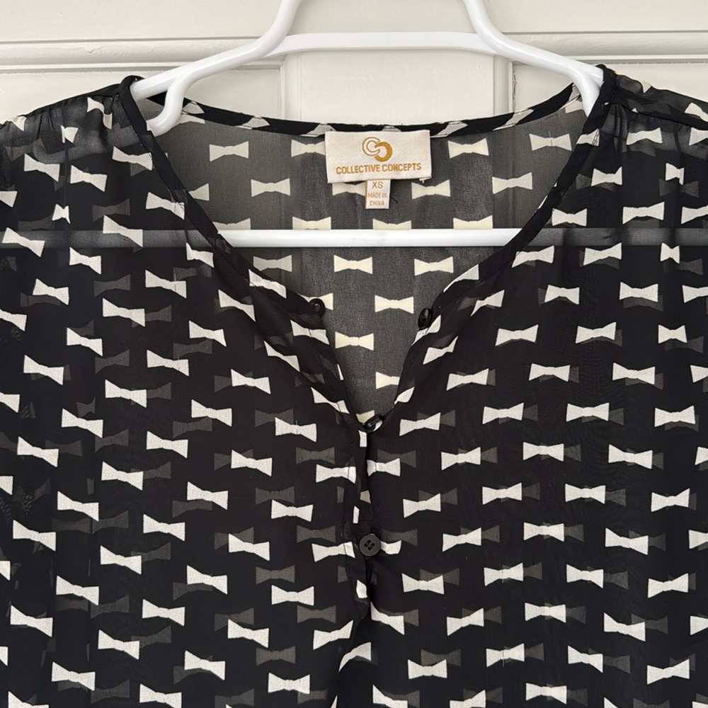 COLLECTIVE CONCEPTS sheer blouse top size XS black cream white longsleeve - Picture 4 of 6